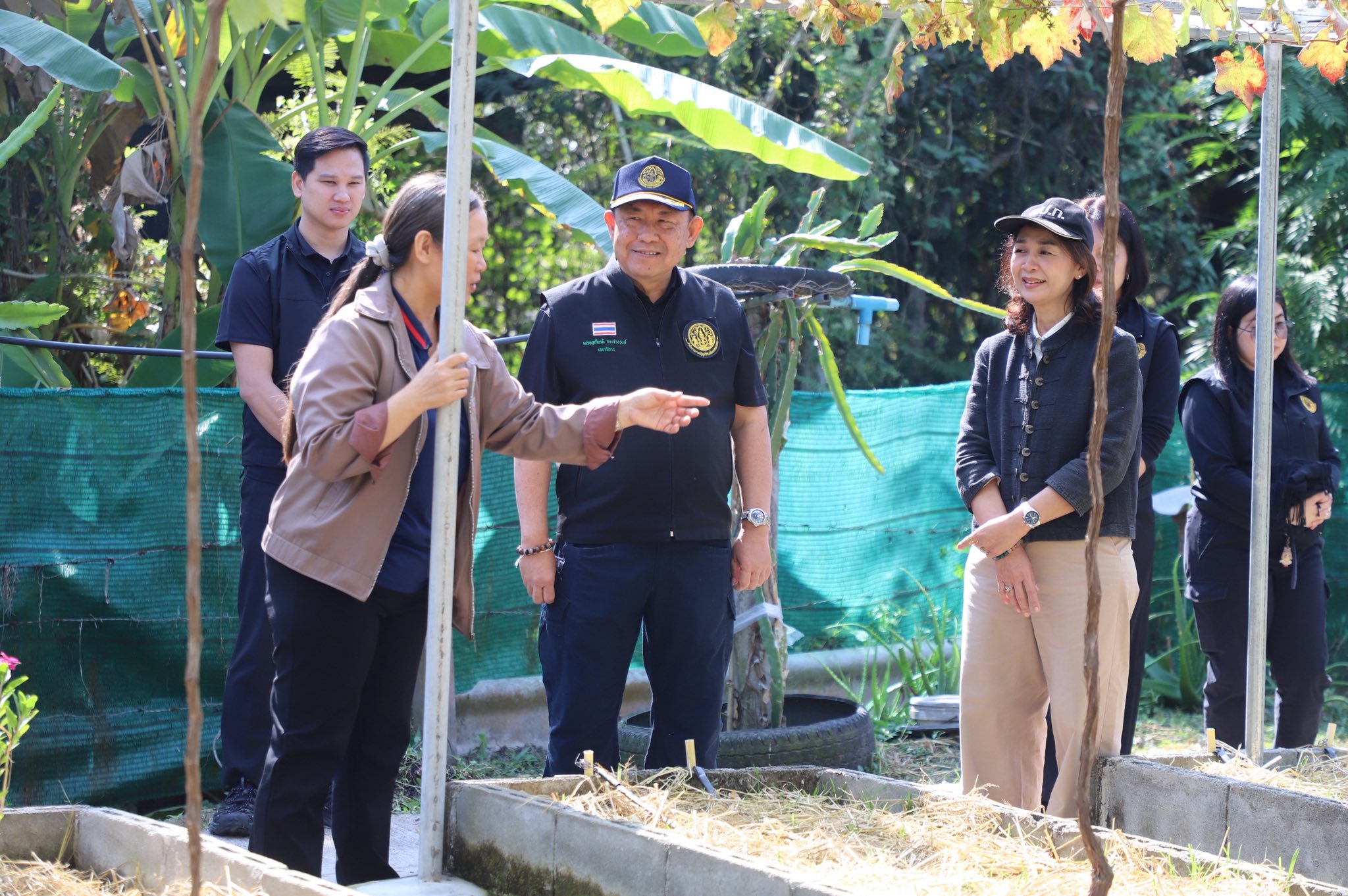 title - ”พลิกโฉมเกษตรกรสู่ผู้ประกอบการ“ ส.ป.ก.ลำพูน โชว์ความสำเร็จเกษตรอินทรีย์ครบวงจร ตั้งแต่แปลงปลูกสู่ตลาดพรีเมียม!!